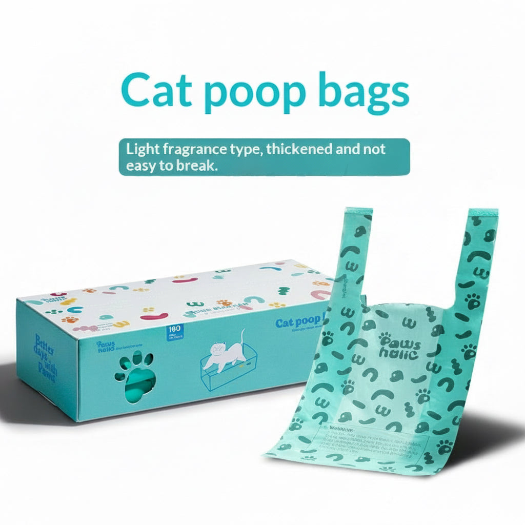 Sac poubelle désodorisant pour litière de chat avec pelle sur fond blans