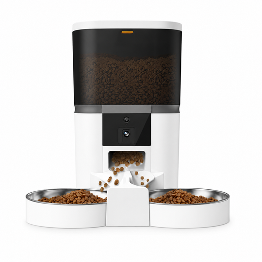 Distributeur automatique de croquettes 4L blanc avec réservoir transparent et trappe d’alimentation.