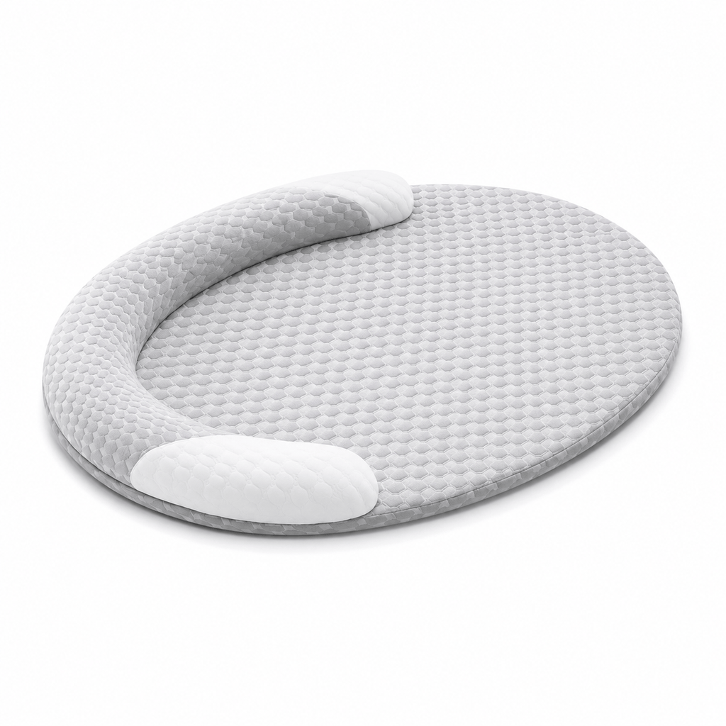 Coussin ovale gris clair pour animaux, dessus côtelé texture nid d’abeille