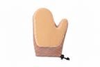Gant de toilettage double face beige, picots en relief sur la paume et les doigts