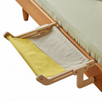 Nid suspendu pour chat en bois avec coussin jaune et face blanche