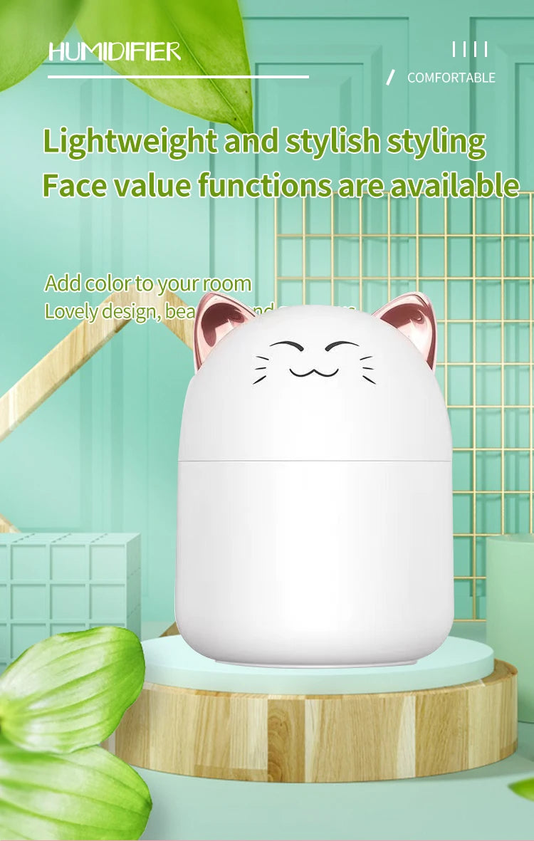 Humidificateur chat kawaii posé sur un bureau – ambiance cosy et humidité optimale