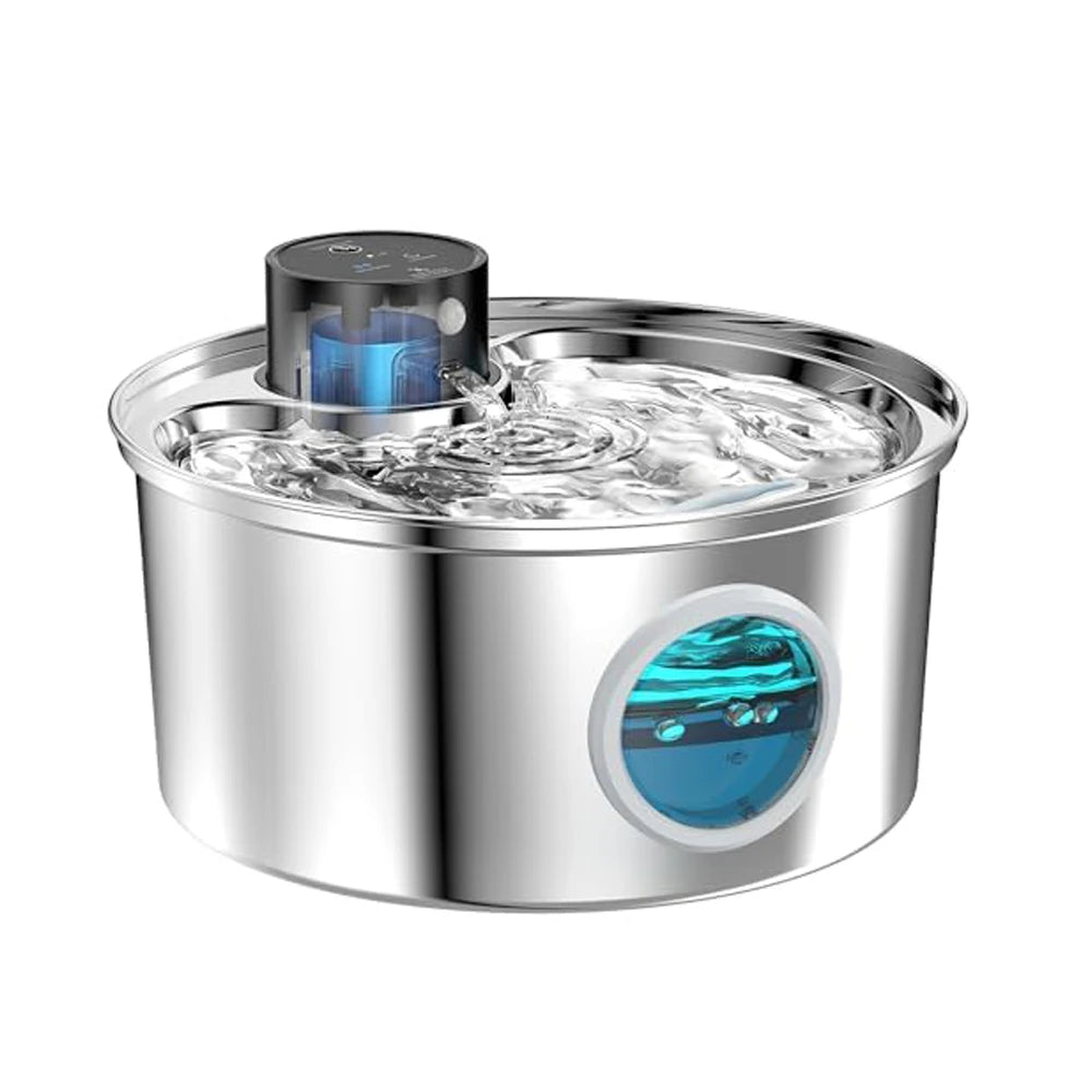 Fontaine à eau pour chat en acier inox, vue rapprochée du réservoir et fenêtre bleue.