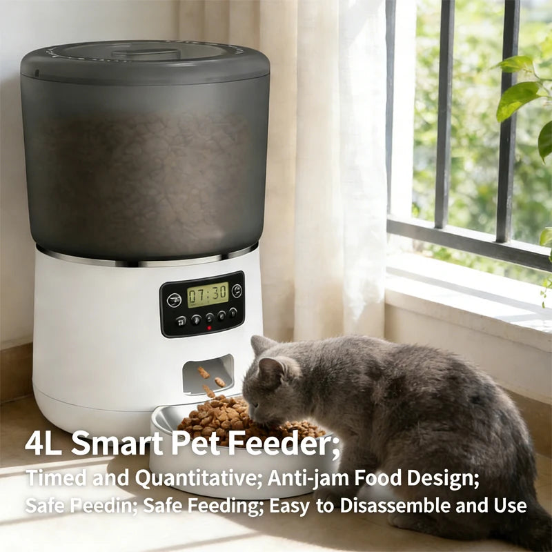 Distributeur automatique de croquettes noir 4 L, vue de côté avec écran et façade