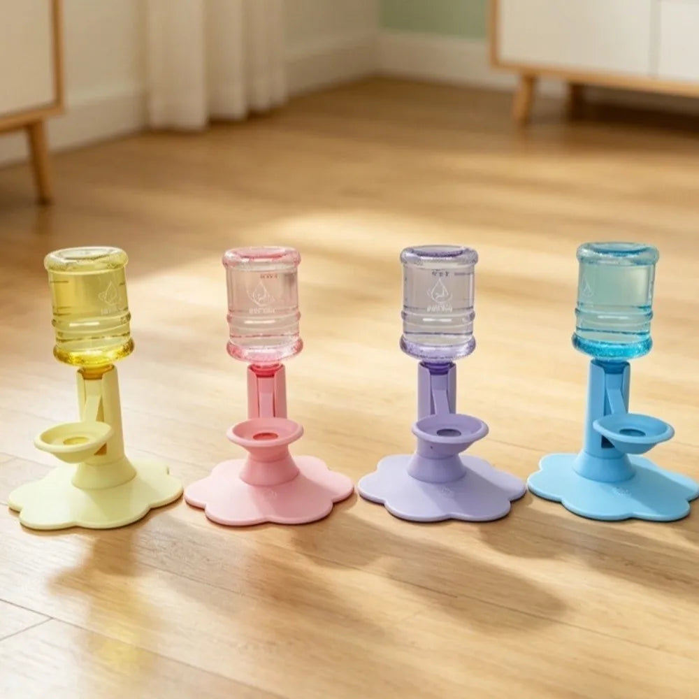 Fontaines à eau pour chat colorées : jaune, rose, violet et bleu, sur base large