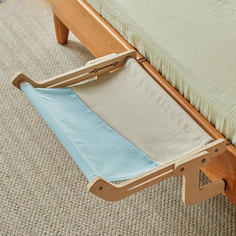 Nid suspendu pour chat en bois avec coussin bleu clair et face blanche