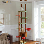 Arbre à chat marron avec perchoirs verts, griffoirs en sisal et hamac rouge
