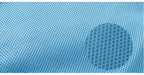 Tapis rafraîchissant bleu, gros plan tissu à motif alvéoles en relief