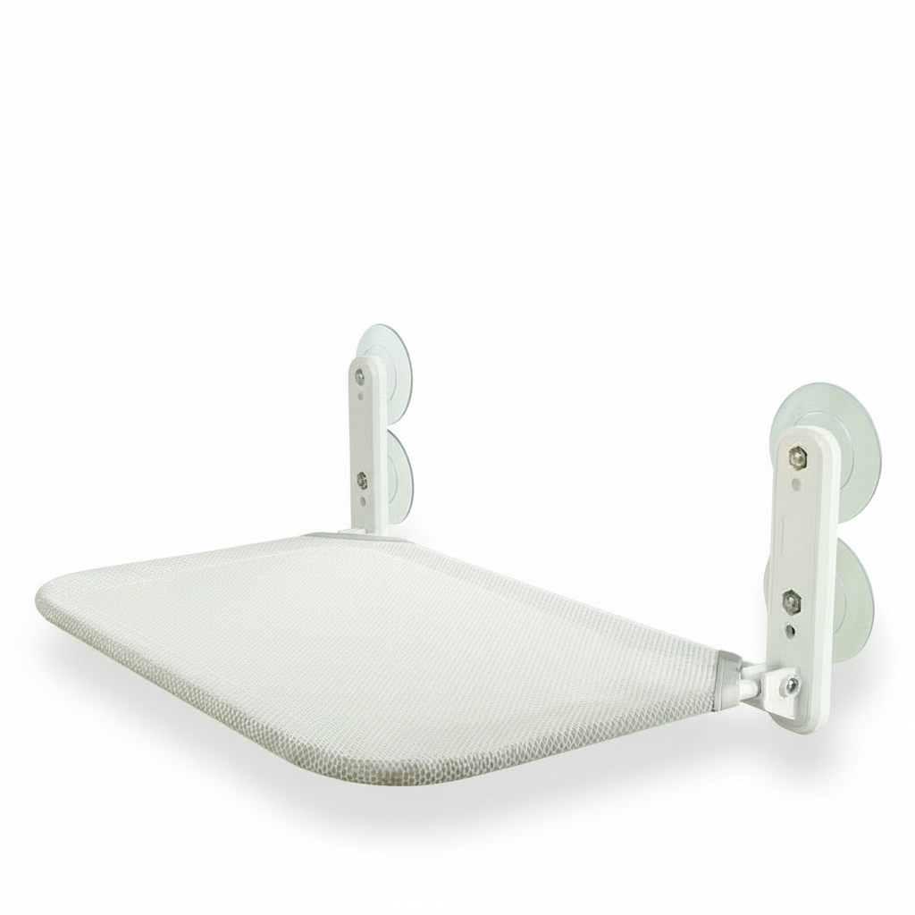 Hamac pour chat avec ventouse sur fond blanc